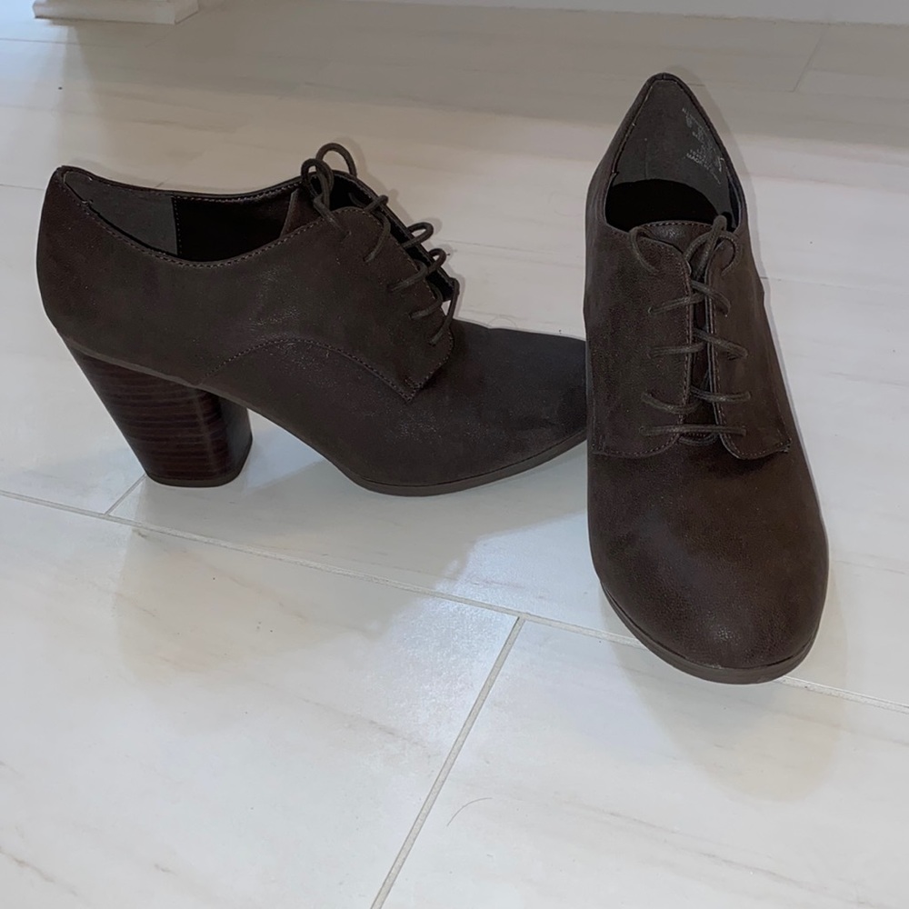 Canyon River Heels size 10 Never Worn